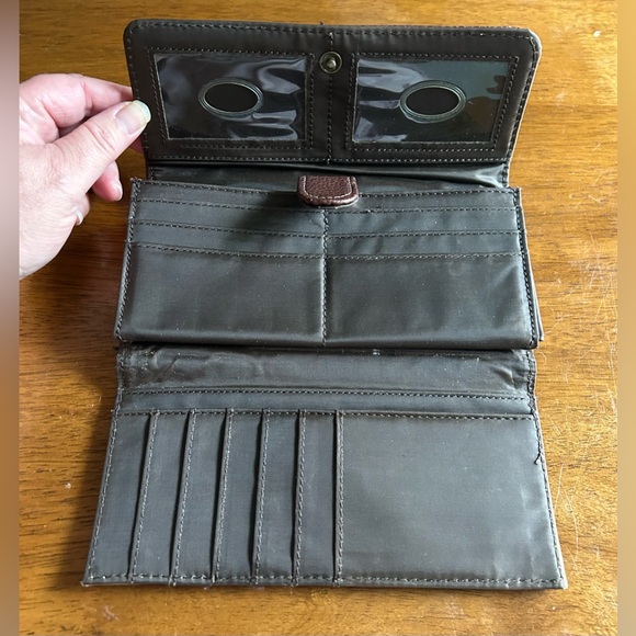 b.ø.c Cøncept Large tri-fold wallet GUC - Picture 4 of 11